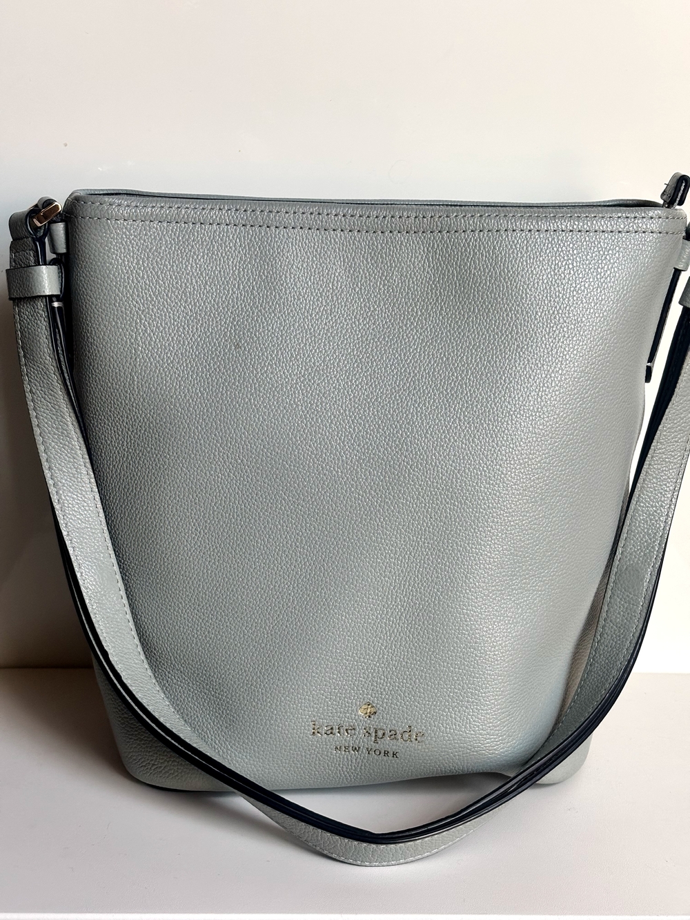 kate spade Pebbled Leather Light Gray Shoulder Bucket Bag